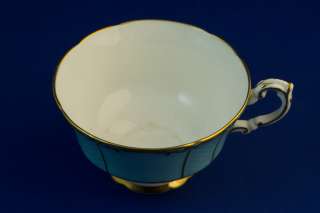 Lovely PARAGON Fine Bone China Teacup. Made in England.  