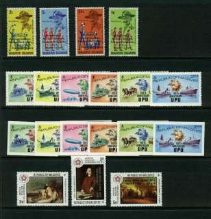 Maldive Islands   4 Mint, NH Commemorative sets, cat. $ 31.75  