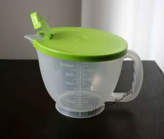 Tupperware 8c Mix N Store Measuring Pitcher Vintage NEW  