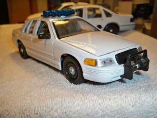 WELLY 1/27 1/24 USED WHITE FORD CROWN VIC NO BOX  