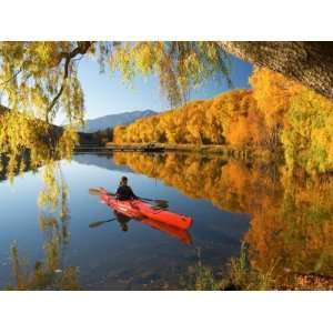 Red Kayak, Sailors Cutting, Lake Benmore, Waitaki Valley, South Island 