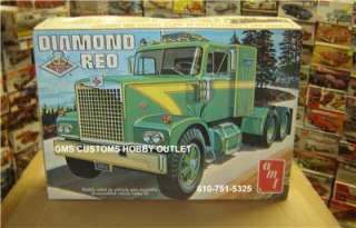   Plastic Model Kit # T537 DIAMOND REO VINTAGE Tractor TRUCK 1/25 O