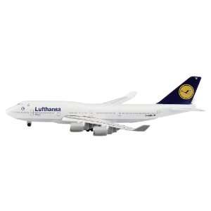  Schabak 1600 Scale Boeing 747 400 Lufthansa Toys & Games