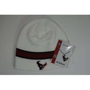 Houston Texans Gift Set   Reebok White Knit Beanie Cap   Logo Pendant 