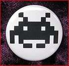   INVADERS BUTTON BADGE 25MM VINTAGE SCI FI COMPUTER GAMES ATARI PACMAN