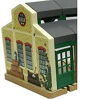 Thomas & Friends Wooden Railway Set   Tidmouth Sheds   Learning Curve 