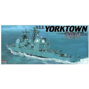   1200 U.S.S. Yorktown Ticonderoga Class New in Sealed Box Toys & Games