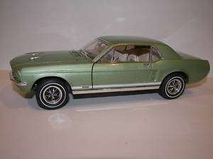 Greenlight Collectibles 1/18 67 Ford Mustang Coupe MiB  