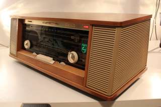 Excellent Philips Reverbeo tube radio B7X43A/64 in light wooden frame 
