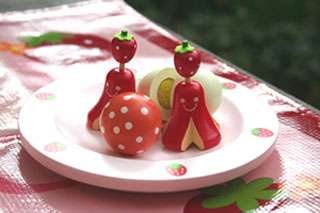   play with different hamburg bread and fruit etc wooden non toxic paint