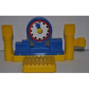 Little People Weigh Scale Fence Piece   Replacement Figure   Classic 