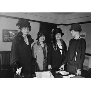 com 1924 photo Mrs. Blair Banister, Mrs. E.N. Blair, Mrs. H.W. Wilson 