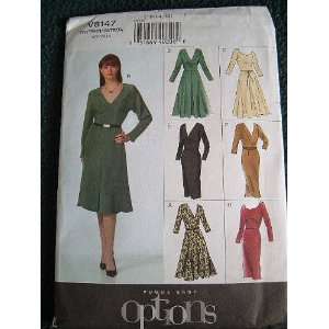   14 16 VOGUE EASY OPTIONS SEWING PATTERN V8147 Arts, Crafts & Sewing