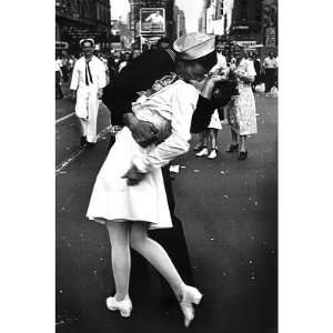  Nurse Kissing Sailor Wars End Kiss Photography Poster 