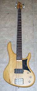 WASHBURN RB 2000 BANTAM BASS GUITAR  