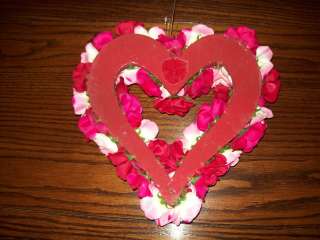 NWT VALENTINES DAY FLORAL ROSES ROSE HEART SHAPED WREATH PINK/RED 12 